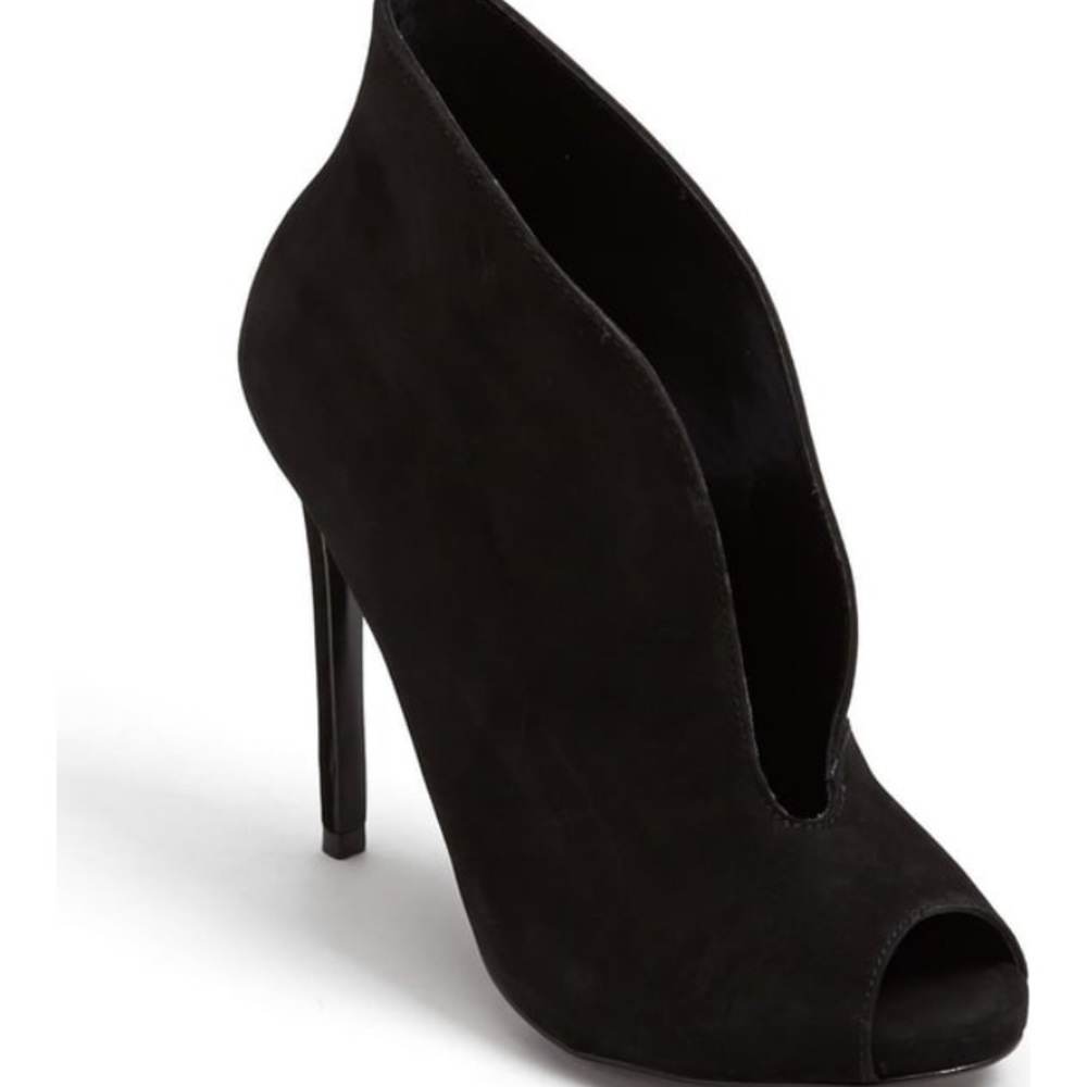 Steve Madden “Stellth” bootie